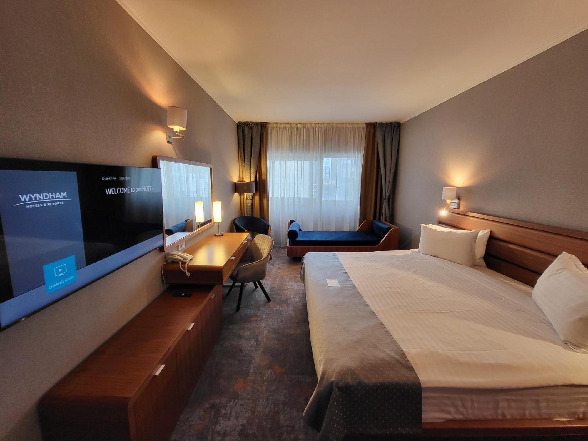 Wyndham Cluj Hotel Exterior foto