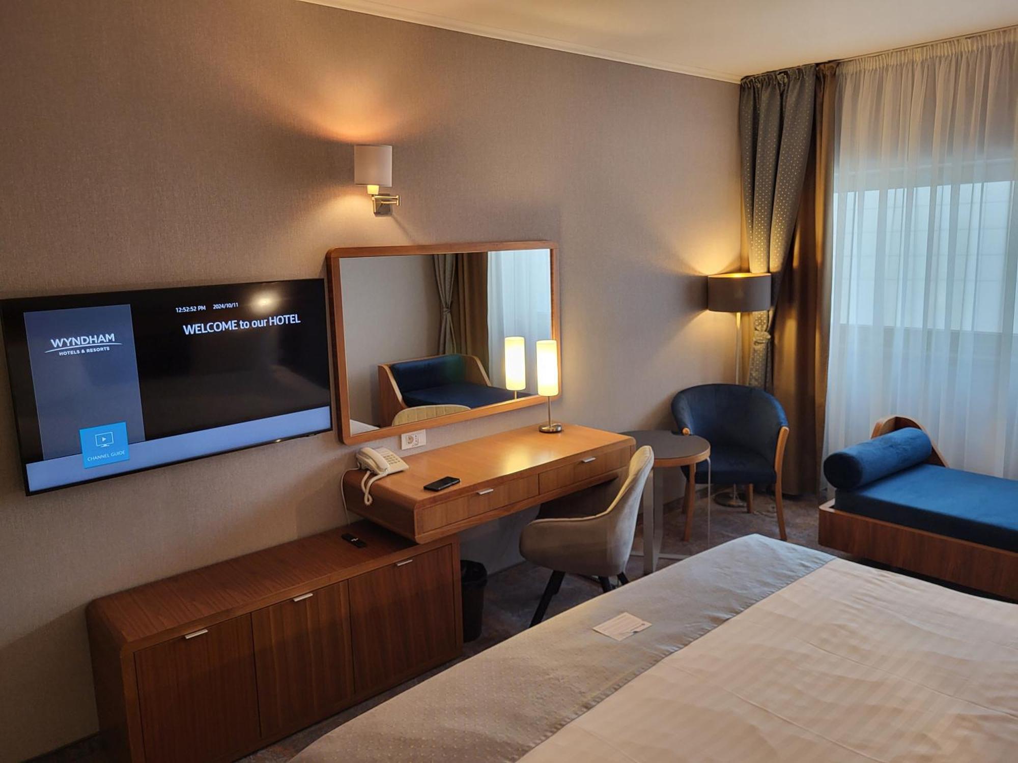 Wyndham Cluj Hotel Exterior foto